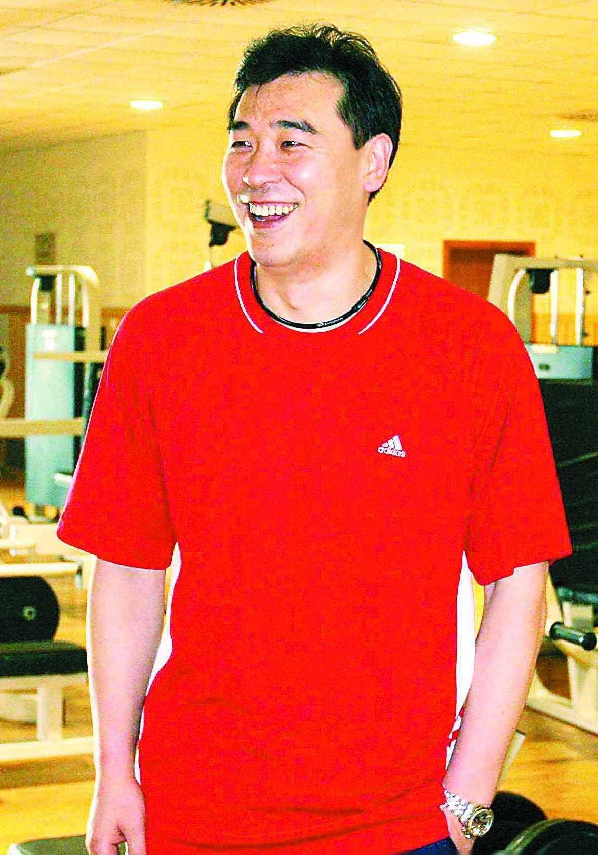 原创男排名宿周建安打球执教都辉煌为何45岁才结婚