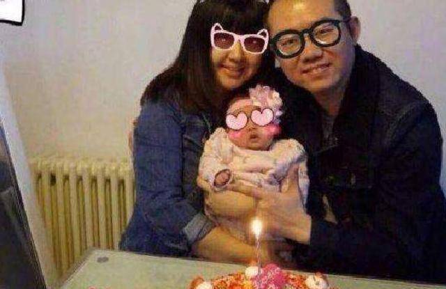 他的老婆依然默默支持他,让他特别感动,成名后的涂磊被传出和妻子离婚