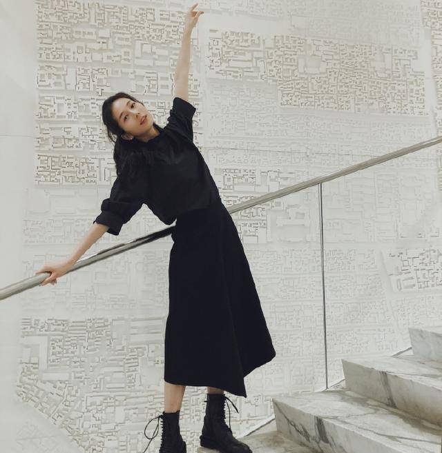 原创原创34岁于馨老师晒近照长相与十年前没不同曾自认戏红人不红