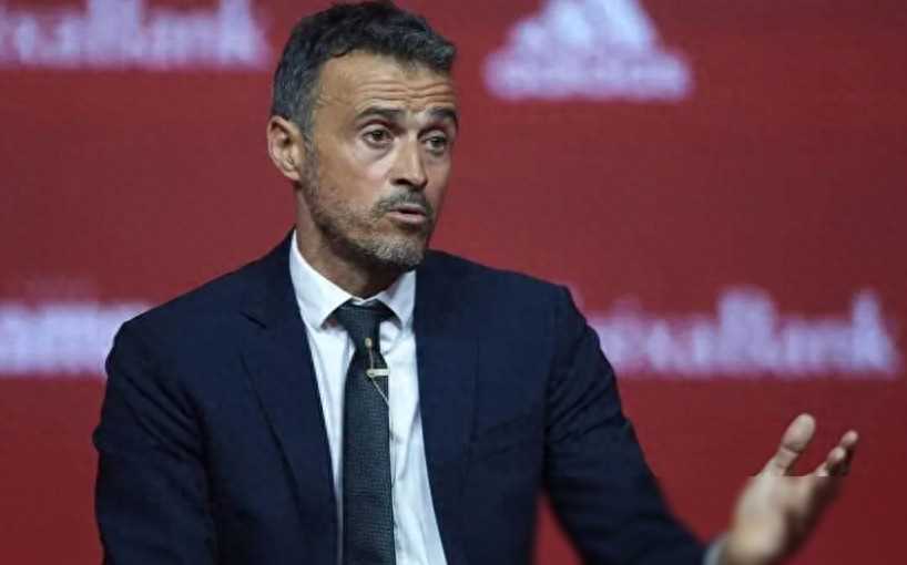 巴萨新帅五人角逐恩里克亲赴瓜帅徒子夺冠穆帅被无视