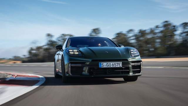 670马力922牛·米 保时捷panamera turbo e-hybrid海外发售_搜狐汽车