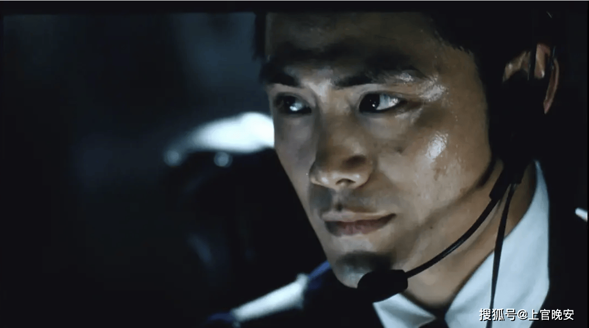 的徐帆这么美,长腿大眼的甜姐,难怪冯小刚说高攀不上_身材_长相_迫降