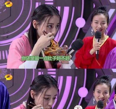 吃进嘴里的东西立马吐了出来,没有吃货人设_迪丽热巴_时候_网友