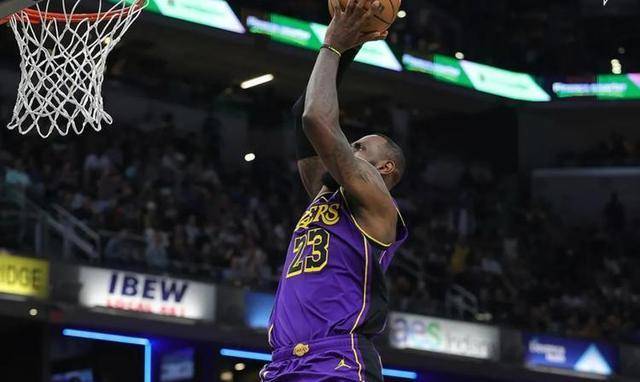 原创詹姆斯的存在湖人队夺冠梦想的支柱