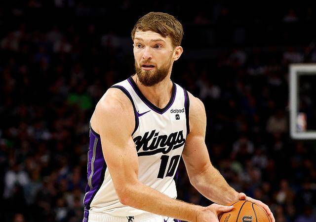 nba国王不敌独行侠东契奇表现出色创纪录