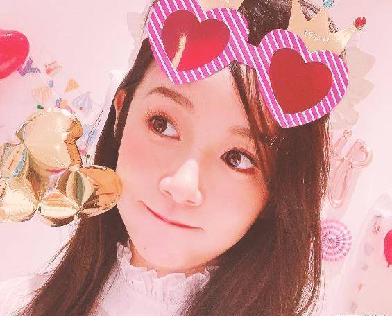 原创张子萱深夜晒自拍照暗示的实在是太明显陈赫能否hold住
