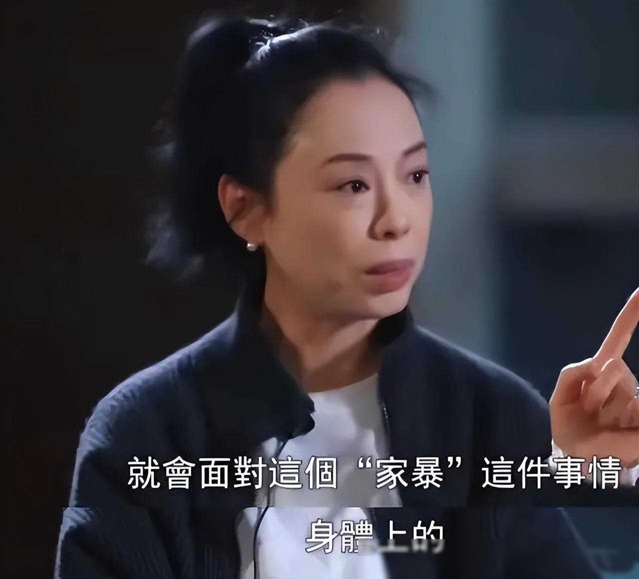 黄绮珊乐坛断情绝爱女神活出更美的自我散发魅力光芒