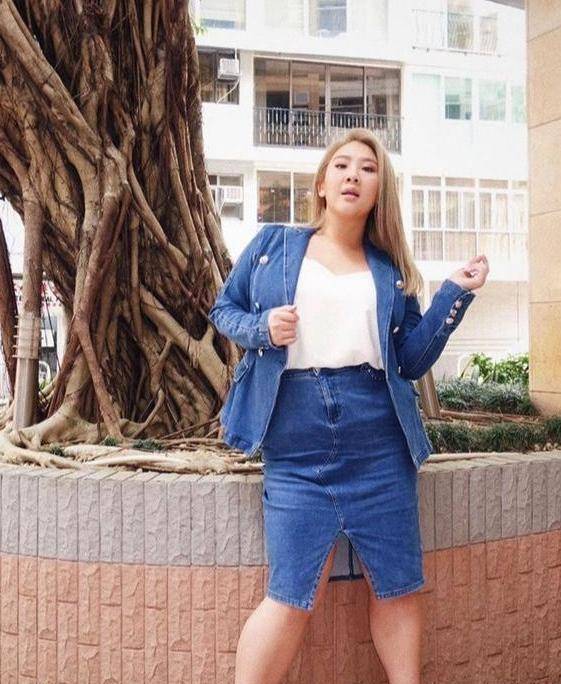 原创原创180斤郑欣宜胖回起点腰部系带根本没用超大码礼服完全兜不住