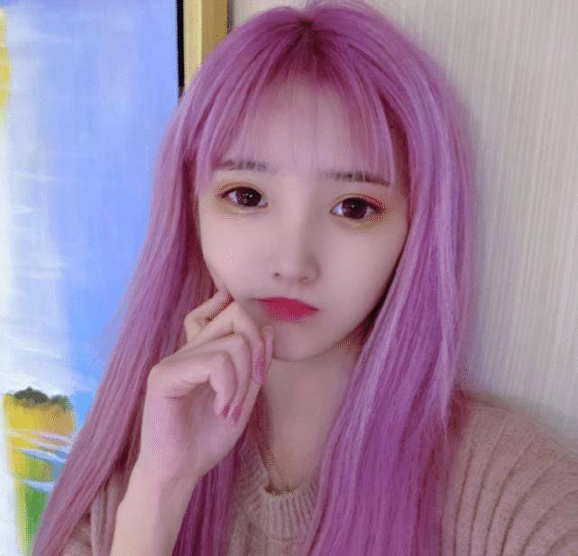 原创王乐乐套路璐感情破裂两人外出吃饭全程零互动一点都不像情侣