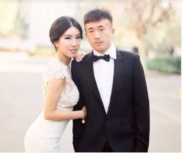 王永珀罕见亮相,上任美国新岗位,年薪六位数很满足_球迷_中超_腹肌