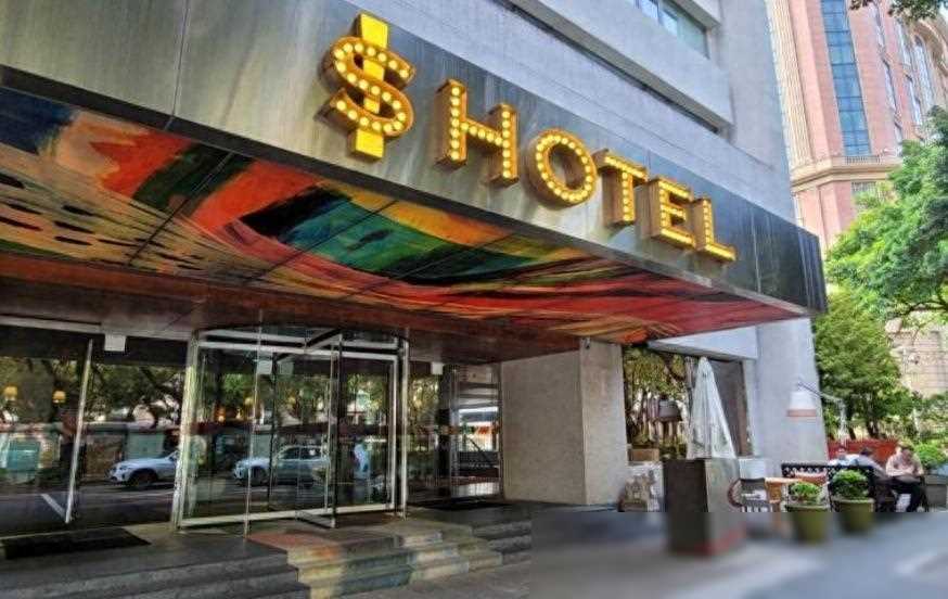 汪小菲挑战shotel标志崭新招牌惹人关注替换s引爆行动