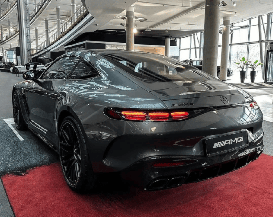 到店实拍全新梅赛德斯-amg gt,内饰外观都进行了全新设计_搜狐汽车
