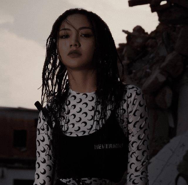 谢可寅因没给父母打电话被说惨听到老板的解释全网都心疼你