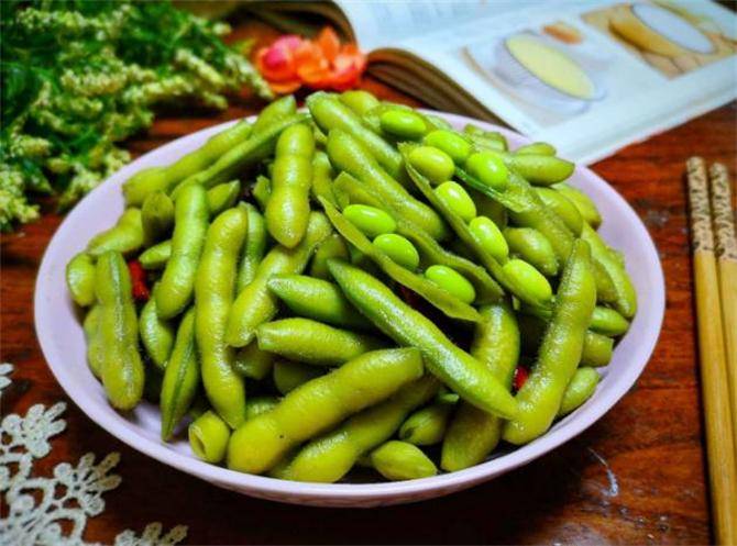 原创煮毛豆切记别直接下锅煮等于吃草酸教你一招毛豆翠绿更入味