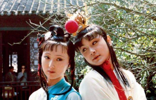 87版贾宝玉欧阳奋强56岁了表情严肃重游红楼梦拍摄地