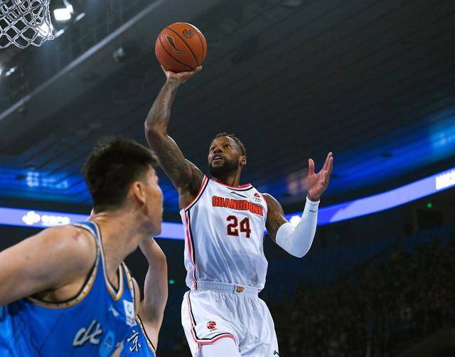 广东男篮威姆斯状态神勇辽宁质疑引发讨论