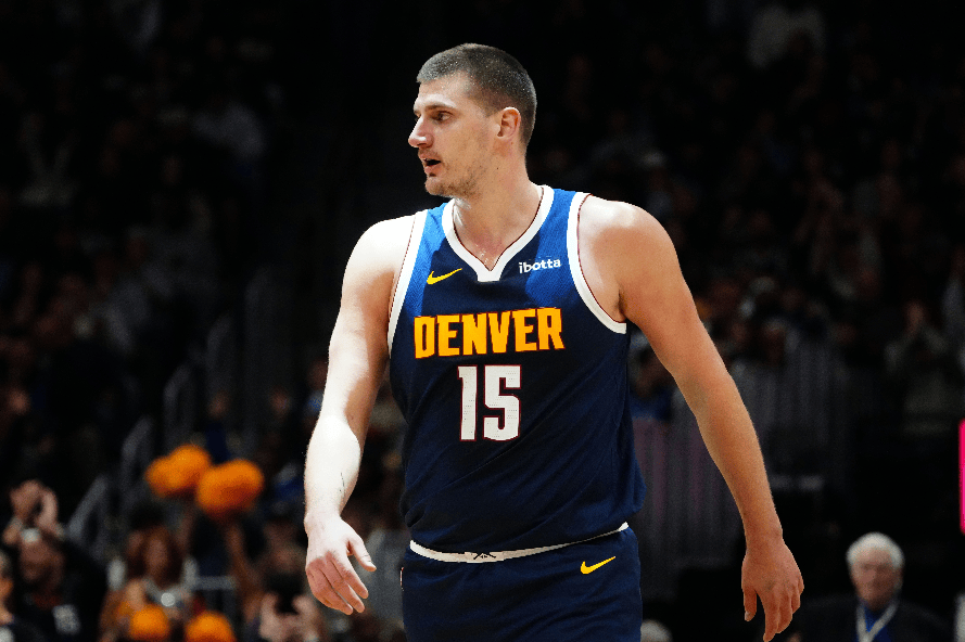 就在今天约基奇创造59年来nba第一纪录第3座mvp在招手