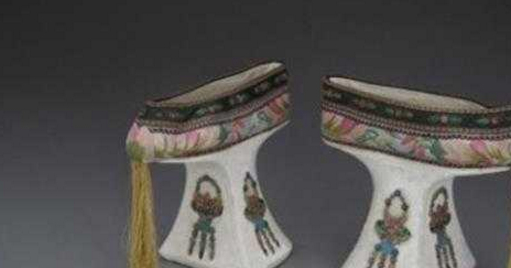 原创清朝宫中女子都穿什么鞋原来清宫剧骗了我们这么多年