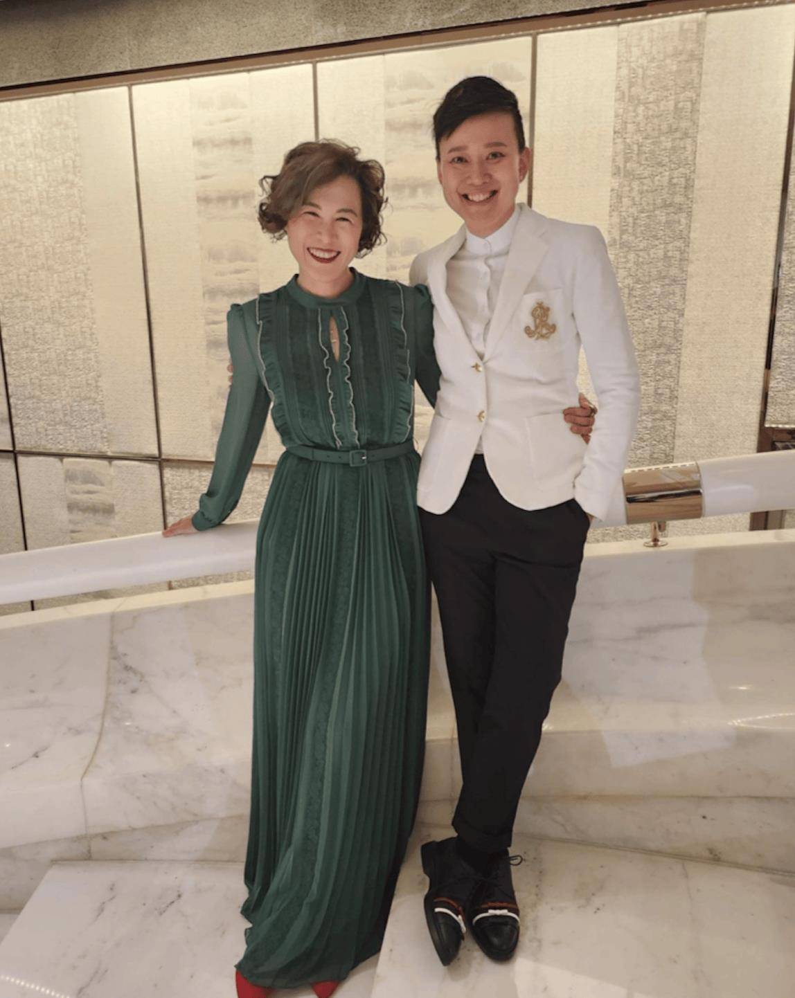 44岁名媛体验赌王家新酒店女友低调出镜相恋五年已获家人默许