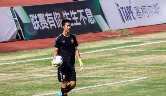 原创年仅17岁李金羽胆大提携新星姚浩洋稳坐中国足球未来之星宝座