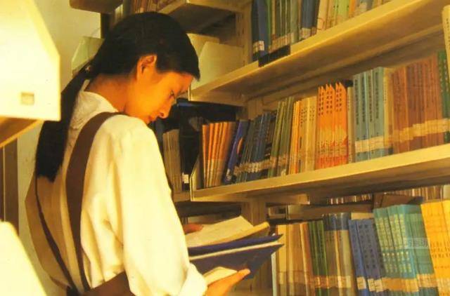 2013年老人给乞丐100元,事后才知道,对方竟是失踪已久的亲女儿_杨果