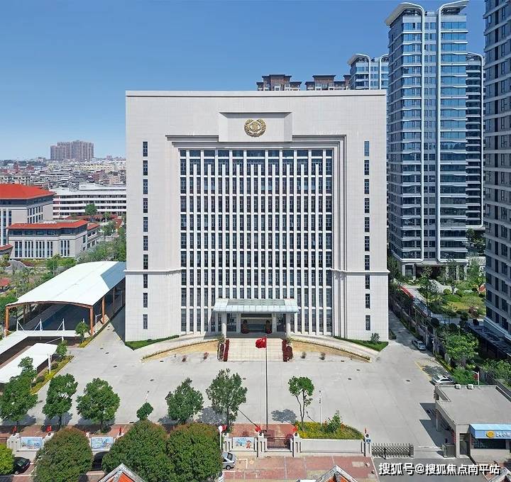 石狮|市政府实拍图便捷生活随即拥有等城央政务配套集聚市政府/税务局