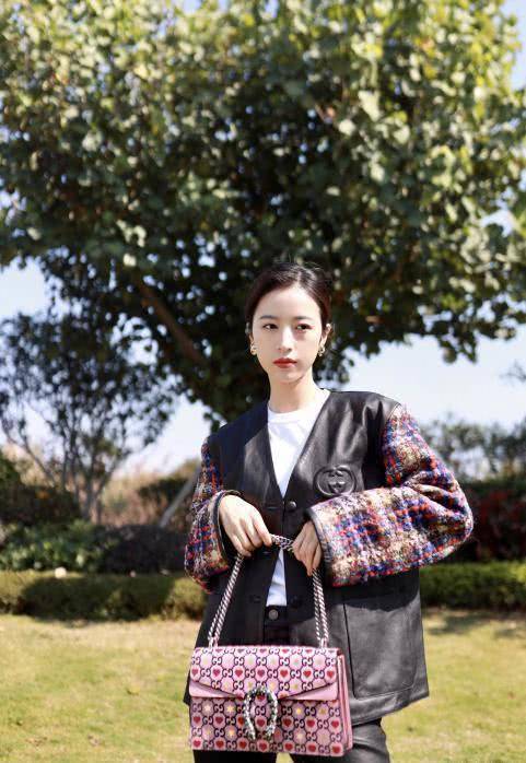 周雨彤清纯靓丽私服穿搭可甜可飒你喜欢的样子她都有