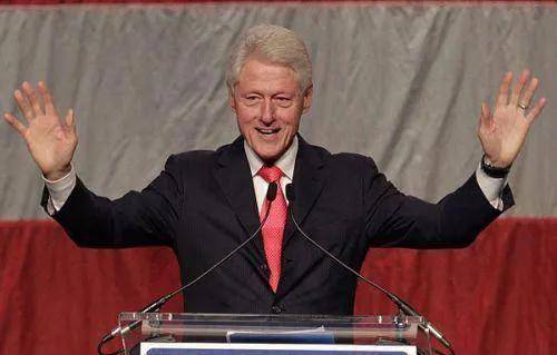 美国总统大选突现三英战吕布特朗普能否逆风翻盘