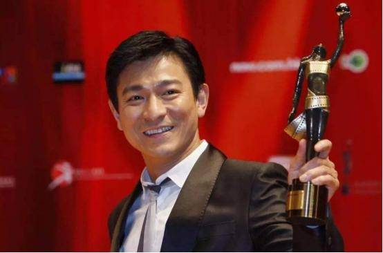 例如刘德华早前之所以愿意0片酬出演电影《失孤》,就是因为这是一部