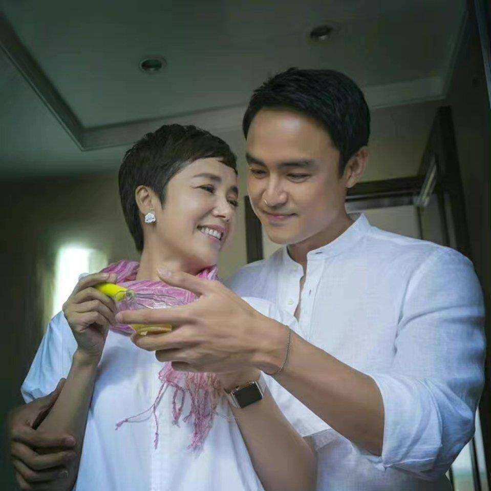 原创56岁蒋雯丽遭群嘲跟小14岁的明道演情侣画风台词有点辣眼