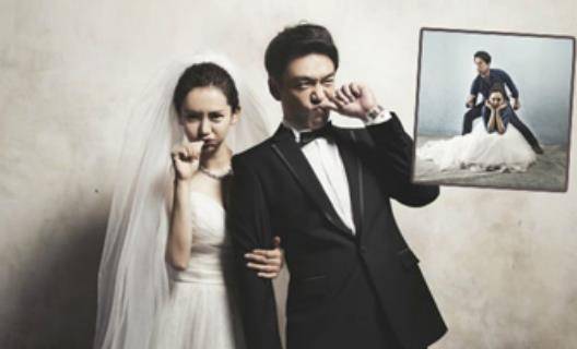 他出道28年零绯闻,如今与青梅竹马结婚,一家四口超幸福