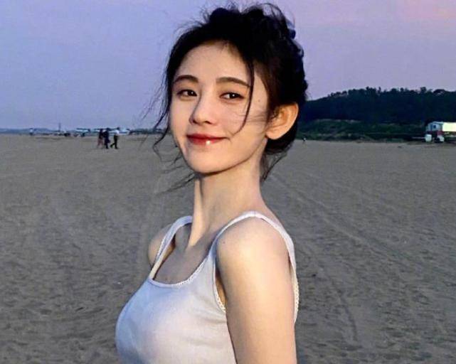 原创鞠婧祎下雪天录mv穿羽绒服自拍近景才是现实版睫毛精