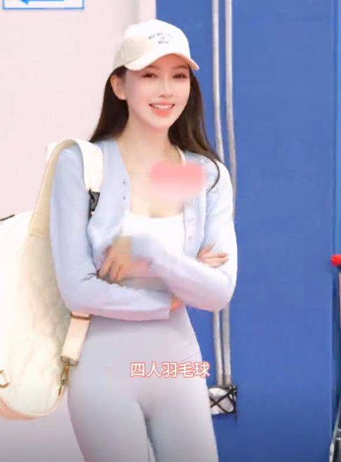 毛衣印叶珂名字缩写秀恩爱,送前妻的车都是二手_baby_女友_明星