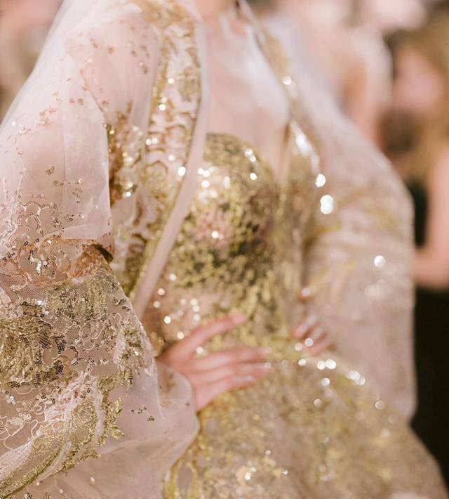 angelababy选高定钟楚曦穿过季红毯礼服在争什么