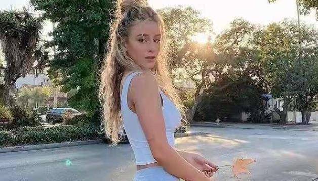 原创90后健身模特大围度身材大长腿刚好这身材太高级