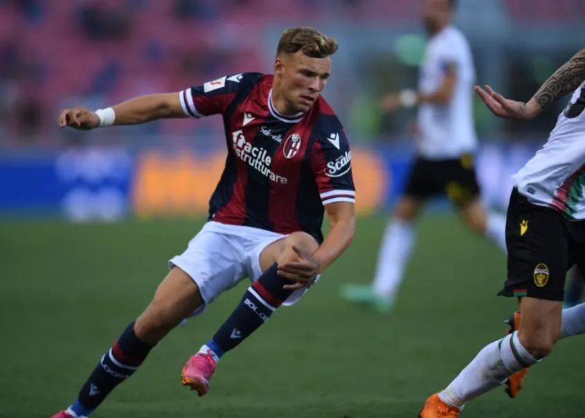 今日足球推荐周一001意大利甲级联赛博洛尼亚vs萨勒尼塔纳