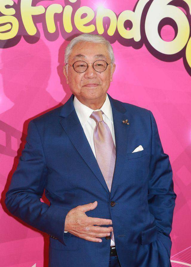 85岁曾江白了头浪漫不减,七夕大方示爱焦姣,结婚26年情如初