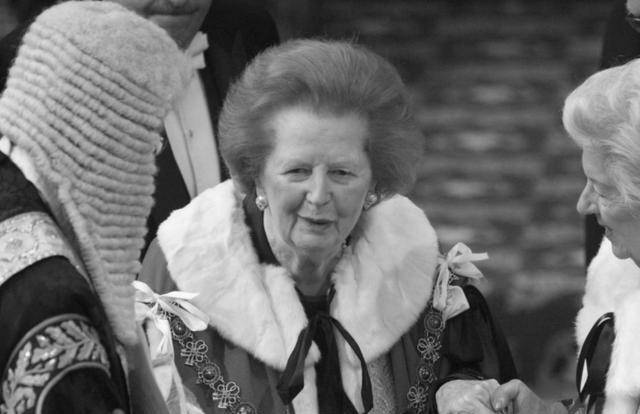 原创撒切尔夫人的凄凉晚年忘记丈夫已亡常对着其画像吃饭说话