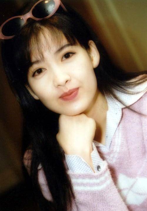 原创周慧敏晒20年前老公倪震与刘德华旧照网友问当年的倪震帅还是黎明