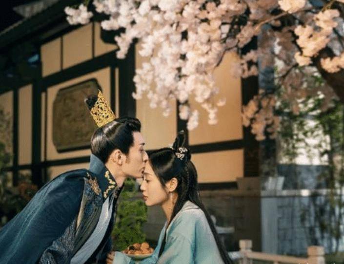 热播中,又一古装甜宠剧将袭,超甜剧照让人欲罢不能_陈飞宇_程潇_演技