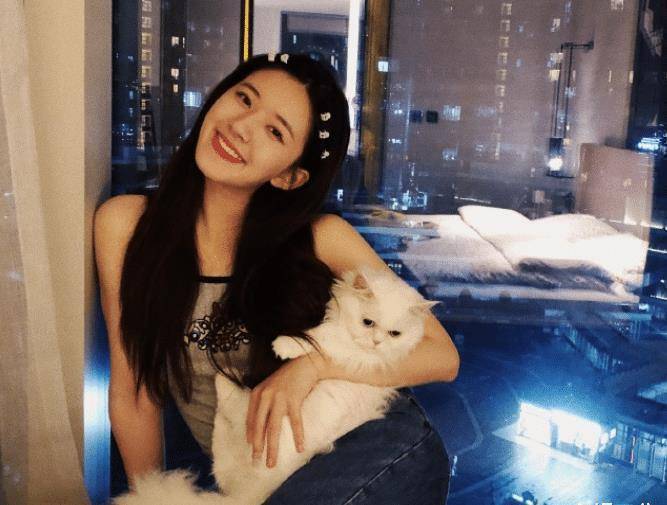 原创且试天下发布会已定女主由赵露思饰演并挑战一人饰两角