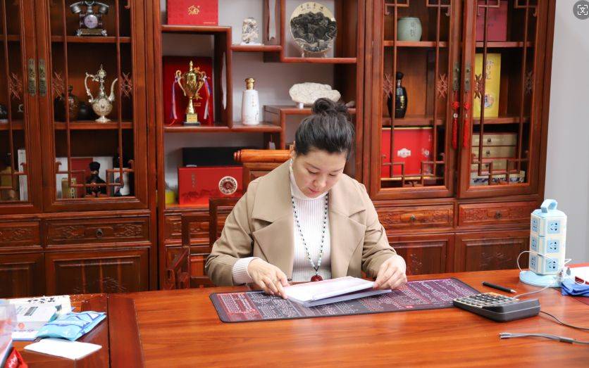 杨依崡丨美业人接近顾客消费反而减少