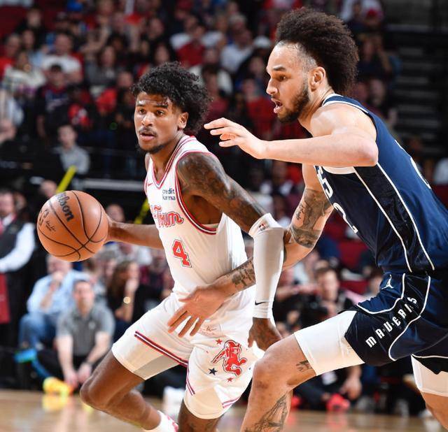 下半场,丹尼尔·豪斯和约翰·华勒助