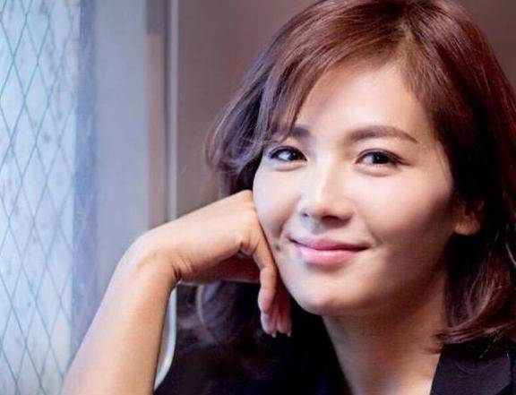 原创刘涛刚出道时的照片长成这般模样和现在相比简直判若两人