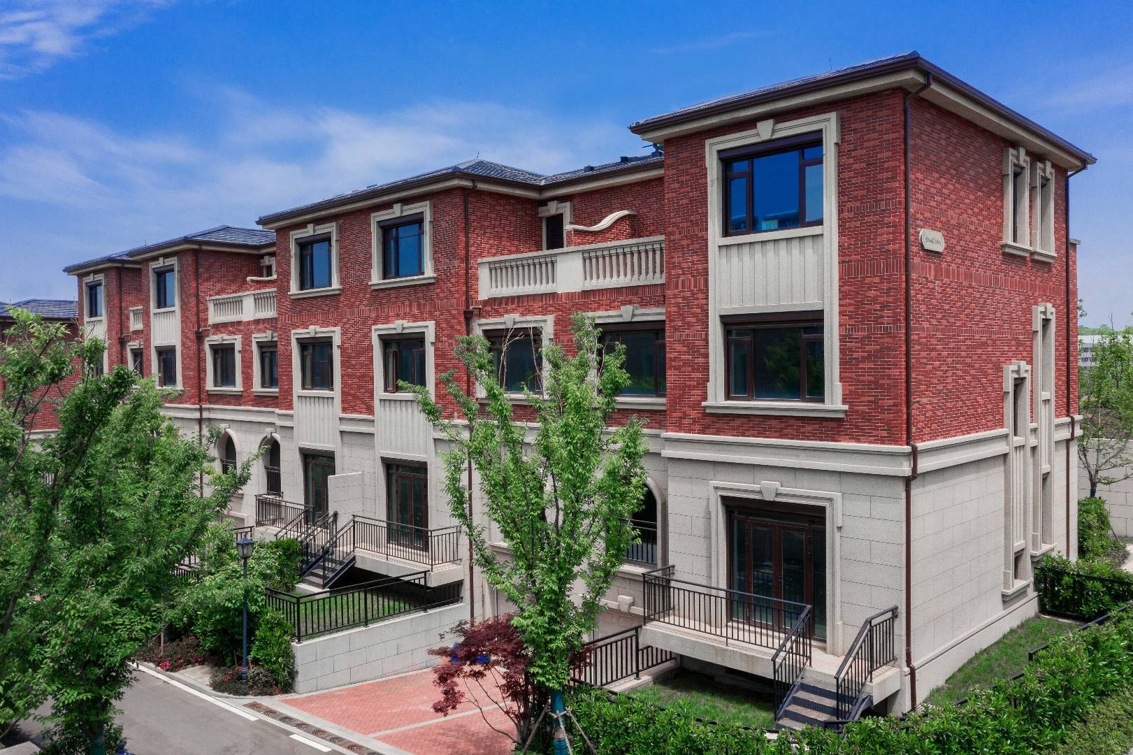 南京市江宁区绿都云栖山庄售楼处电话4000000460转6868售楼中心