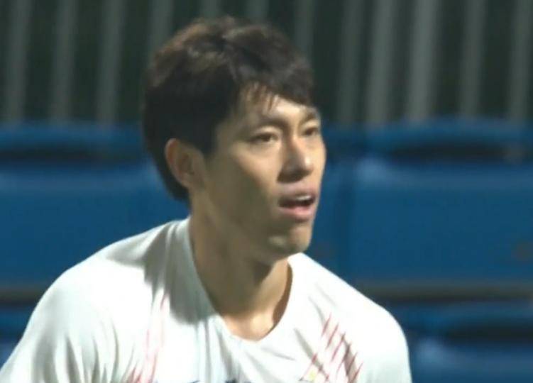 泰山队双线崩盘:把申花2弃将当成宝,贪小便宜吃大亏_毕津浩_比赛_彭欣