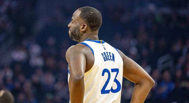 追梦格林狂轰21 6 11 6!勇士以9投8中的高效率击溃质疑