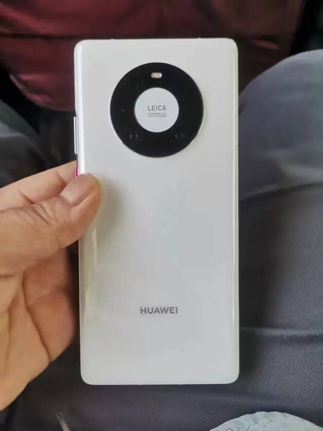 从3999元跌至1299元,30倍变焦 40w无线充电,华为也难挽狂澜_手机_mate