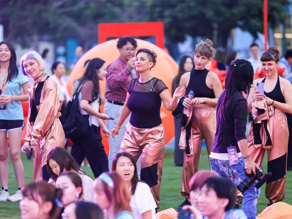 younglink双创园受邀出席前海香港青年发展中心启动仪式共探发展新