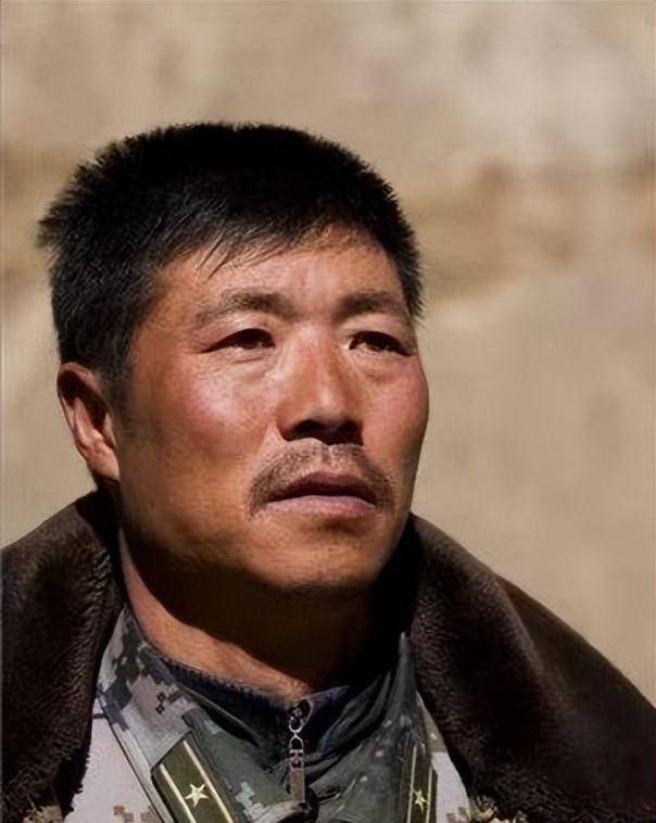 戍边英雄团长祁发宝晋升大校从战士到副师他用了25年